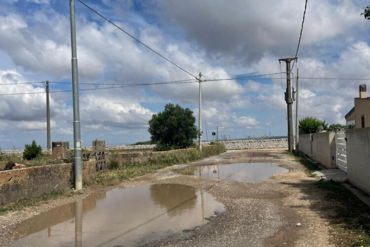 Ragusa, le strade di contrada Palazzo Uccelli nel degrado
