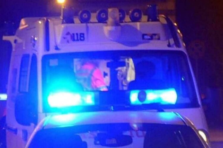 Paura a Modica, urla nella notte e sangue nelle scale: un ferito