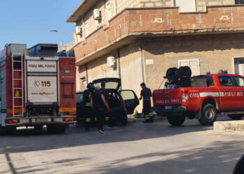 Vittoria, auto in fiamme in contrada Forcone