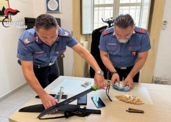 Ragusa: rapina con un machete due passanti in centro