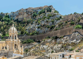 Scicli, consegnati i lavori di messa in sicurezza della collina Croce sul versante San Bartolomeo