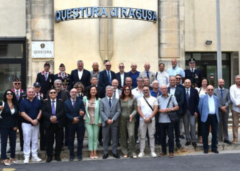 Questura Ragusa, consegnate le medaglie di commiato al personale di Polizia in quiescenza