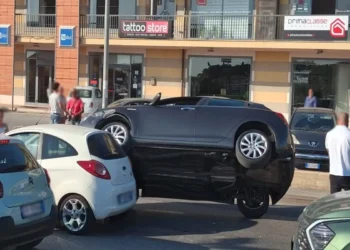 Incidente Modica, finisce con l'auto addosso a un'altra vettura