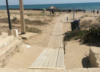 Scicli e accessi a mare, iniziata la posa di 1500 metri di passerelle nella costa sciclitana