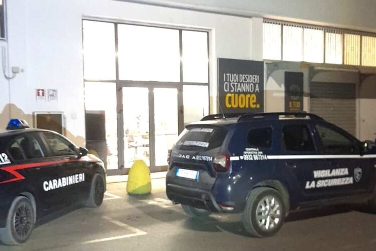 Tentato furto in un supermercato a Vittoria