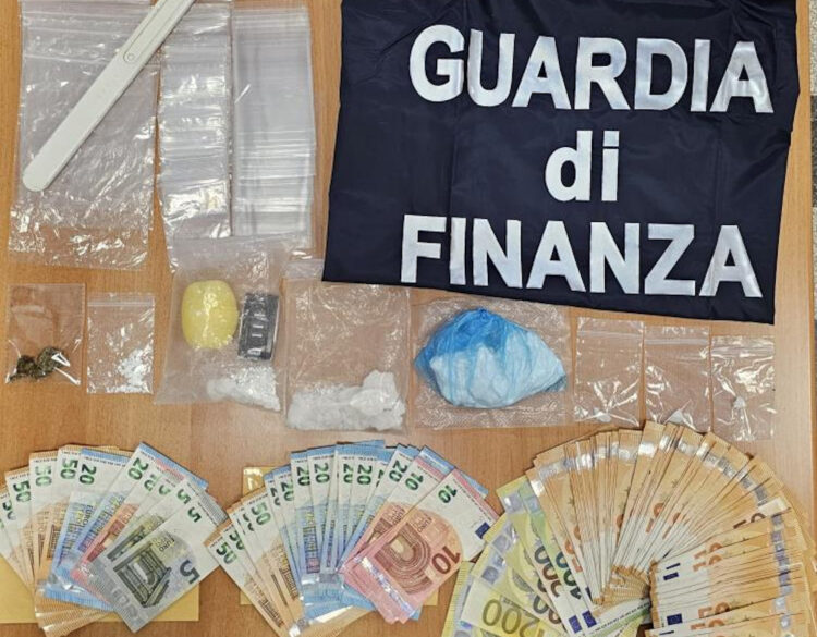 Trapani: due arresti per detenzione e spaccio di sostanze stupefacenti