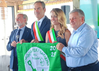 Bandiera verde a Pozzallo, spiaggia per famiglie e bambini