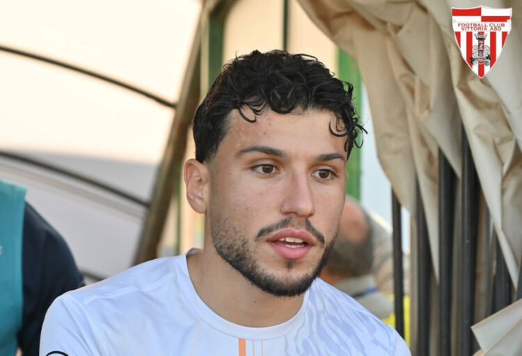 FC Vittoria riconferma il centrocampista Lorenzo Leggio