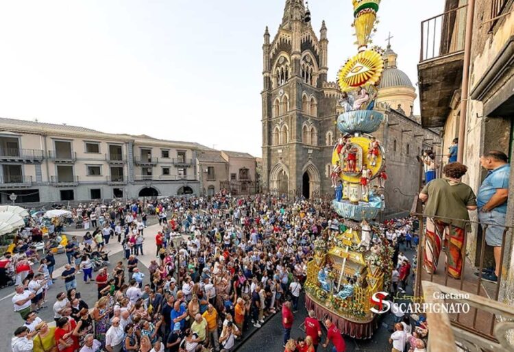 Randazzo, arte, storia e simboli religiosi della Vara in un evento culturale d'eccezione