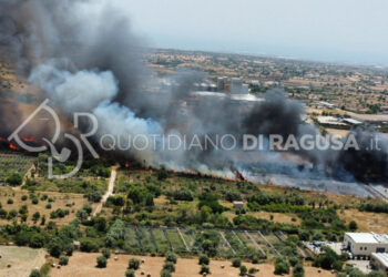 Pauroso incendio a Modica: la solidarietà di Sinistra Italiana Ragusa