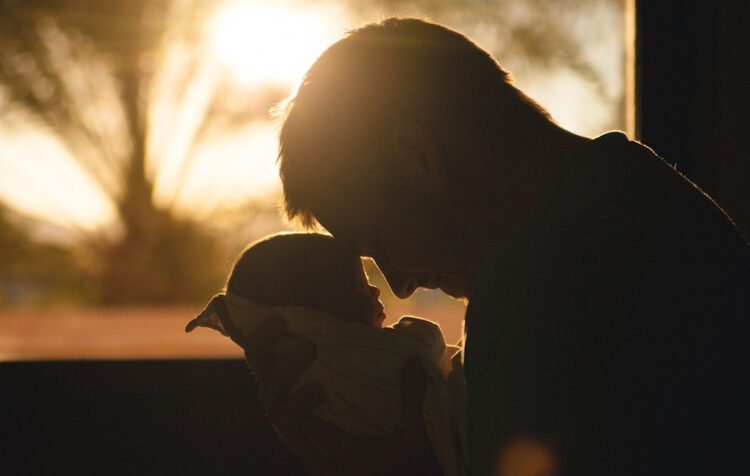 Inps, nuova funzione per domande di maternità e paternità e congedo parentale