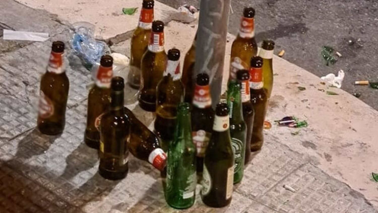 Ordinanza antibivacco Marina di Ragusa: non vieta ai ragazzi di riunirsi ma vieta di fare la pipì sui portoni o lasciare bottiglie in giro
