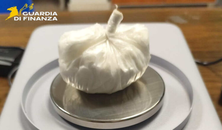 Modica, cocaina purissima: arrestata una coppia