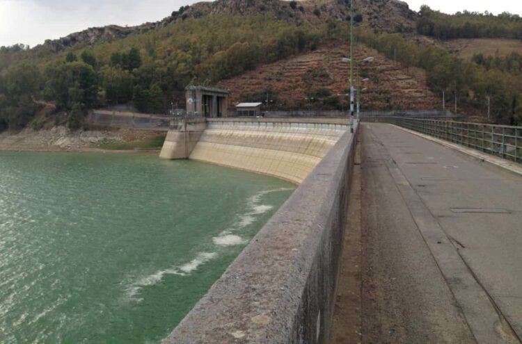 Chiusa la diga di Pozzillo a Regalbuto: è la goccia che fa traboccare il vaso