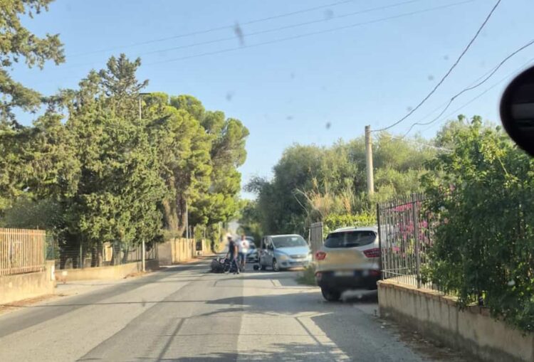 Incidente Comiso, scontro tra auto e moto: centauro in ospedale