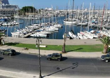 Palermo: sequestrata una delle centrali di produzione clandestina di sigarette