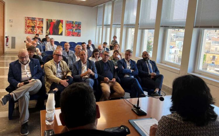 Ragusa, tavolo tecnico istituzionale per il rilancio dell'aeroporto di Comiso