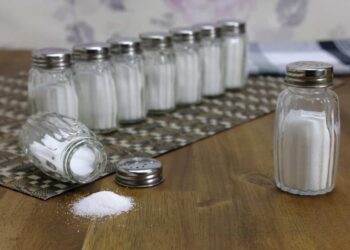 Dieta iposodica: i benefici del mangiare senza sale aggiunto per la tua salute