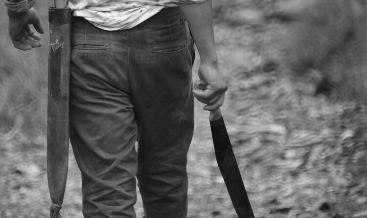 Vittoria, andava in giro armato di machete: fermato marocchino