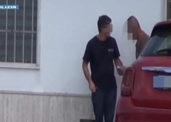 Ragusa, estorce denaro all’ex datore di lavoro: arrestato un albanese di 30 anni