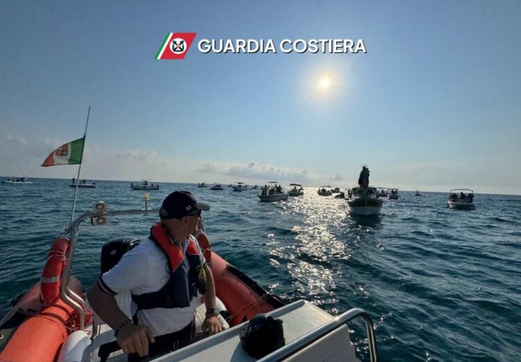 Pozzallo, salvati una donna e 2 ragazzi a bordo di un kayak trascinati al largo dalle correnti