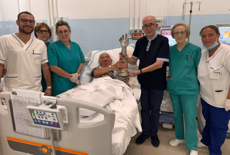 La reliquia del braccio di San Giovanni ieri all'Arezzo, domani a Marina di Ragusa