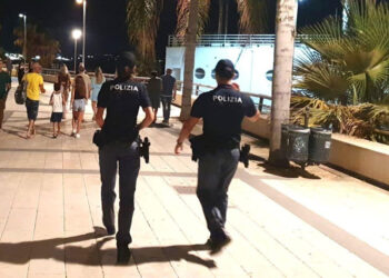 Paura a Marina di Ragusa, bambino maltese si smarrisce tra la folla: rintracciato dalla Polizia