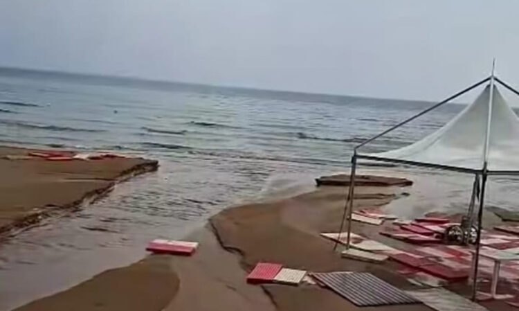 Maltempo Sicilia, temporali nel Ragusano: a Marina di Modica il fuggi fuggi dalla spiaggia