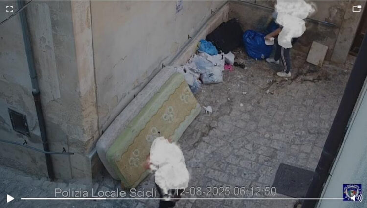 Scicli, abbandono rifiuti: multe per chi sporca anche al quartiere San Bartolomeo