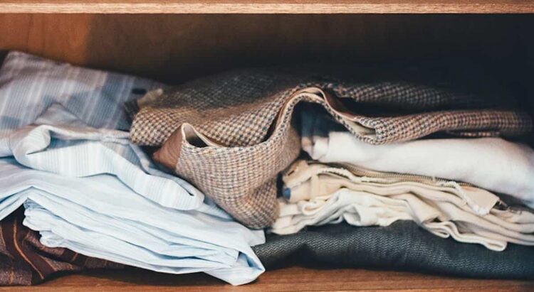 Ragusa, sospeso temporaneamente il servizio di raccolta abiti usati