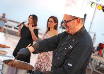 Tra spezie, musica e danzatrici del ventre: Marina di Ragusa Cous Cous conquista tutti