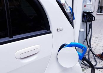 Bonus auto elettriche: contributi a fondo perduto per veicoli ad emissione zero