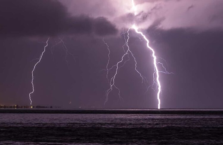 Maltempo, arriva il ciclone di Halloween con piogge e temporali anche in Sicilia