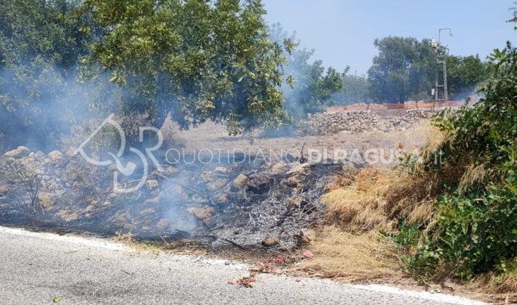 Incendio a Scicli, fuoco in contrada Paglierelli