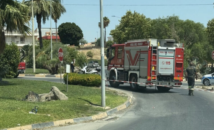 Incidente a Comiso, scontro tra scooter e auto