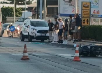 Incidente sulla Vittoria-Santa Croce Camerina: scontro tra auto e scooter