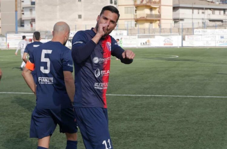 Il Modica Calcio ritrova il suo ariete, ufficiale: Luca Savasta di nuovo rossoblù