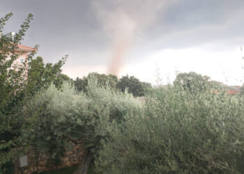 Tromba d'aria oggi a Modica: paura tra i residenti