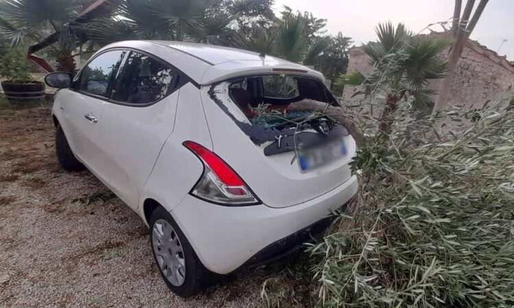 Maltempo, tromba d'aria a Modica: le FOTO dei danni