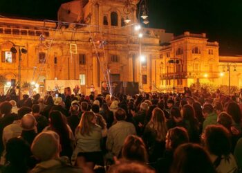 Ibla Buskers compie 30 anni: la grande festa di strada abbraccia tutta Ragusa