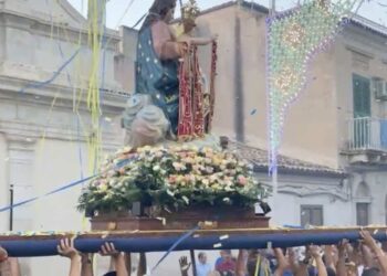 Tripudio di colori a Comiso