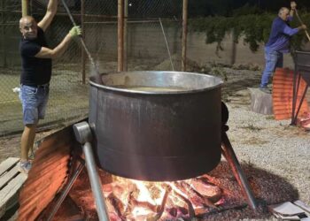 Sagra dell'uva a Roccazzo: da oggi cuddureddi e mustata