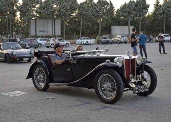 Ragusa oggi al via Autogiro delle auto storiche