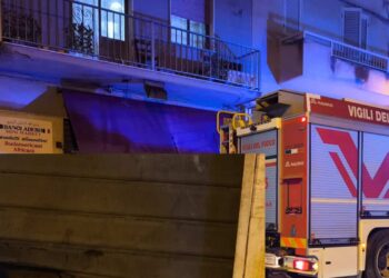 Bomba carta esplode ad Acate: danneggia un negozio