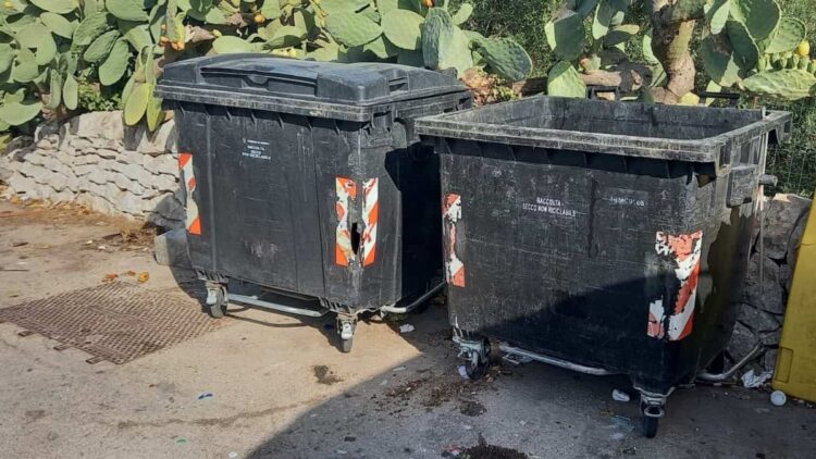 Modica, cassonetti vuoti e aree pulite entro oggi