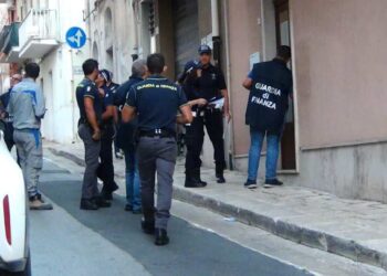 Ragusa, controlli porta a porta in centro storico: nel mirino degrado e illegalità