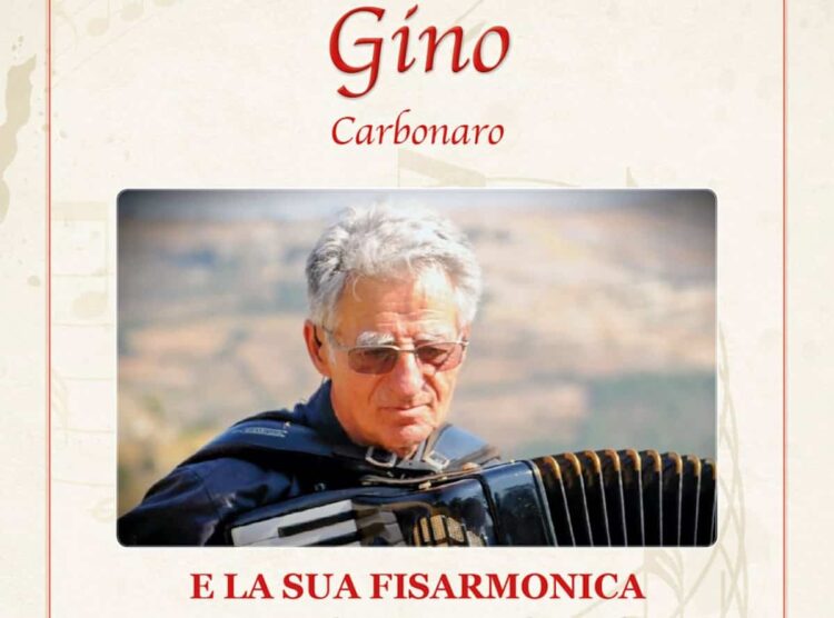 Gino Carbonaro e la sua fisarmonica a Ragusa