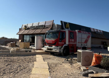 Incendio nel nuovo McDonald's di Ragusa, danni alla struttura