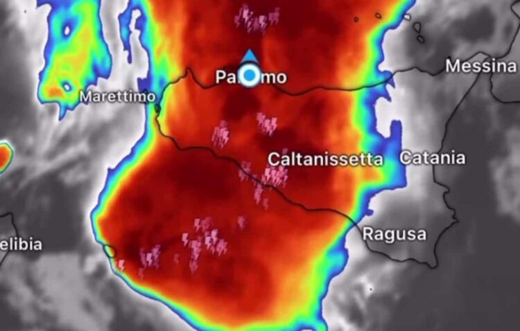 Maltempo Sicilia, vortice ciclonico porta fulmini, pioggia e temporali