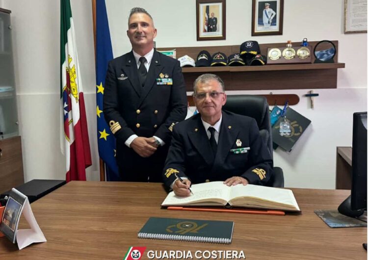 Pozzallo: il Contrammiraglio Raffaele Macauda in visita alla Capitaneria di porto